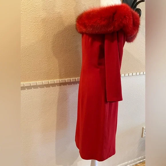 Vintage off-shoulder cocktail dress w/ fur trim. Fitted, lined, midi. Red. 10 - Picture 10 of 16